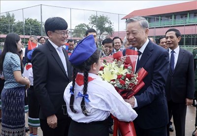 View - 	Chủ tịch nước Tô Lâm thăm Trường song ngữ Lào - Việt Nam Nguyễn Du